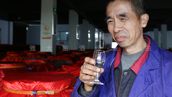 用小型燒酒設(shè)備釀的白酒上頭，揪出這一物還你健康美酒？