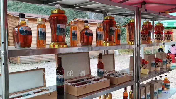農(nóng)村到處可見的野果，用烤酒設(shè)備釀成酒有補(bǔ)腎固精的功效！
