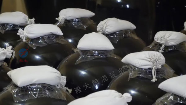 喝過純糧釀酒設(shè)備釀造的農(nóng)家土酒，才知道什么叫真正的中國酒