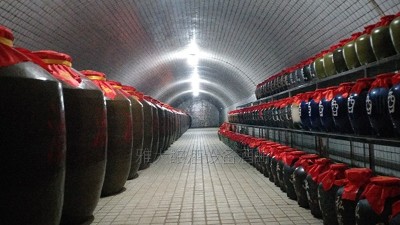 用白酒生產(chǎn)設(shè)備做窖藏酒，怎樣儲存才能保證不“跑酒”？