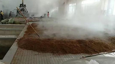 用燒酒設(shè)備做酒多年的老師傅告訴你，窖池應(yīng)這樣搭建與維護(hù)！