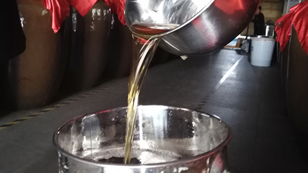 甜型紅高粱黃酒是怎樣釀造出來的？
