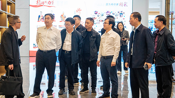 強(qiáng)職能·優(yōu)服務(wù)·促提升 | 市人大黨組成員、副主任提名人選李天明率隊(duì)赴雅大調(diào)研