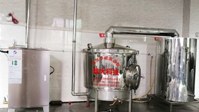 電加熱釀酒設(shè)備蒸酒時這樣做，讓酒分子無處可逃，提高出酒率